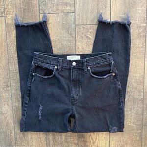 abercrombie & fitch the mom high rise black distressed jean 28/6 regular